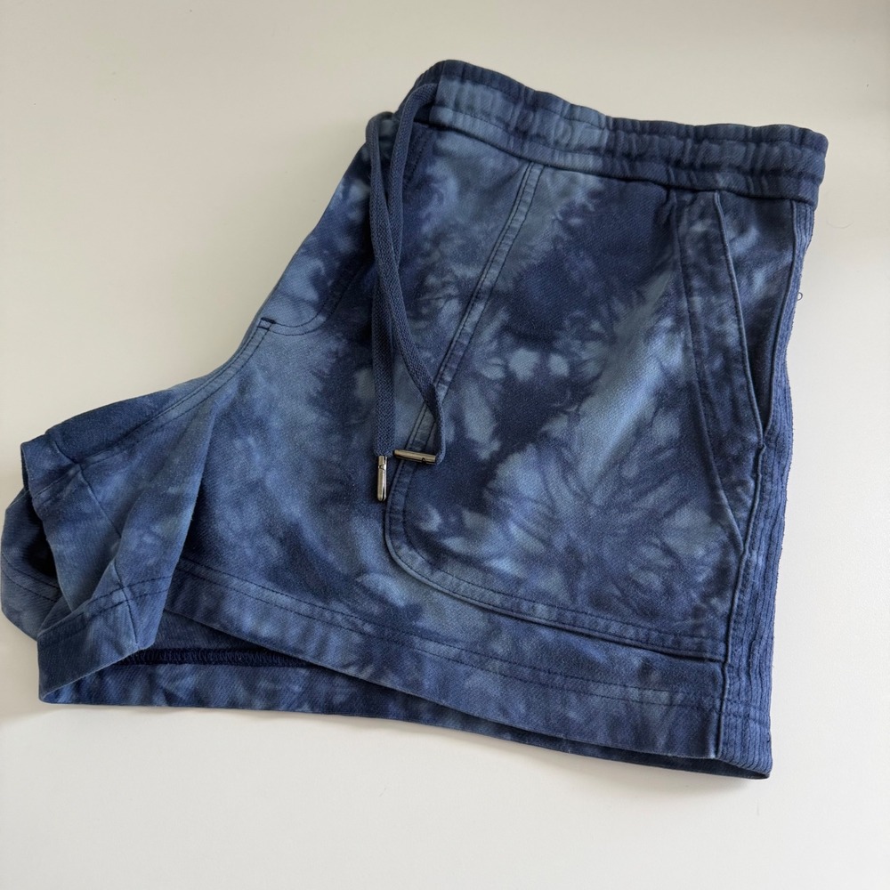 Athleta Farallon Shorts Blue Tie Dye Cotton Blend Utility Pockets Large Women's